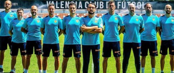Jose Bordalas with team Valencia.